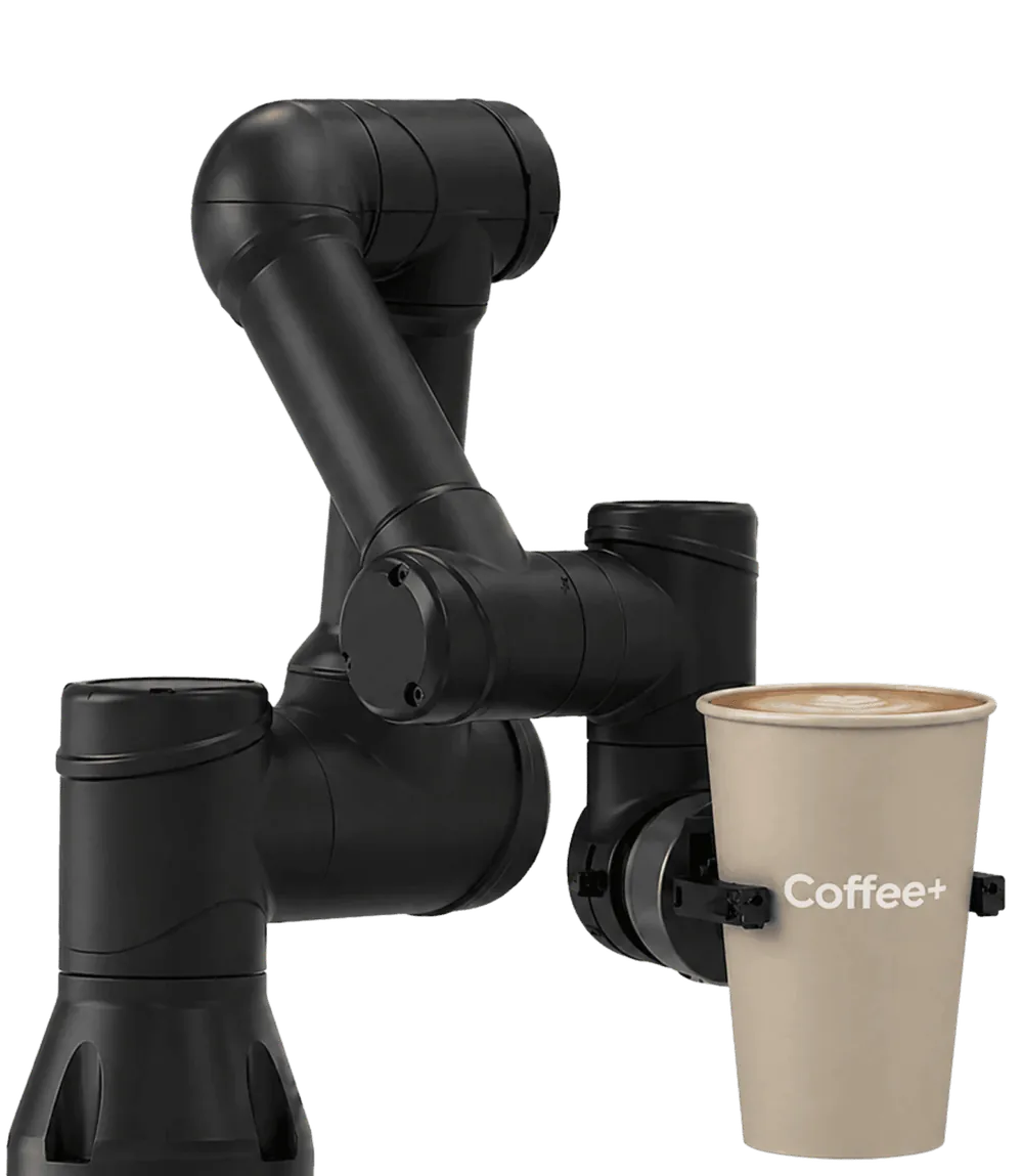 Coffee+ Roboterarm reicht eine frisch zubereitete Tasse
